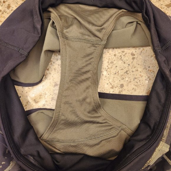 Speed Up Low-Rise Lined Short 2.5" - Pop Cut Fatigue Green Black / Black - Picture 6 of 9